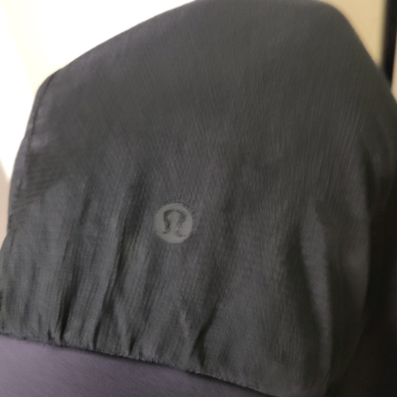 Lululemon Non-Stop Bomber (First Release) Size 4 - Picture 12 of 15